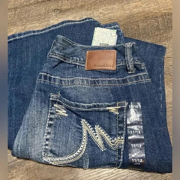 NWT Maurices Taylor 11/12 Long Boot Leg Jeans Y2K - Medium Wash - - Picture 1 of 2